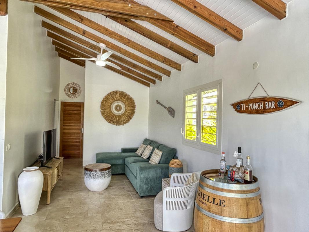 15.Location Villa piscine Saint François Guadeloupe_Salon